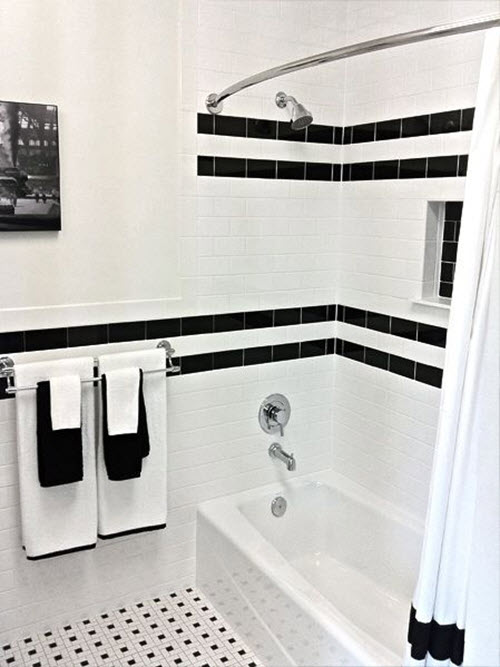 Black And White Vintage Bathroom 31